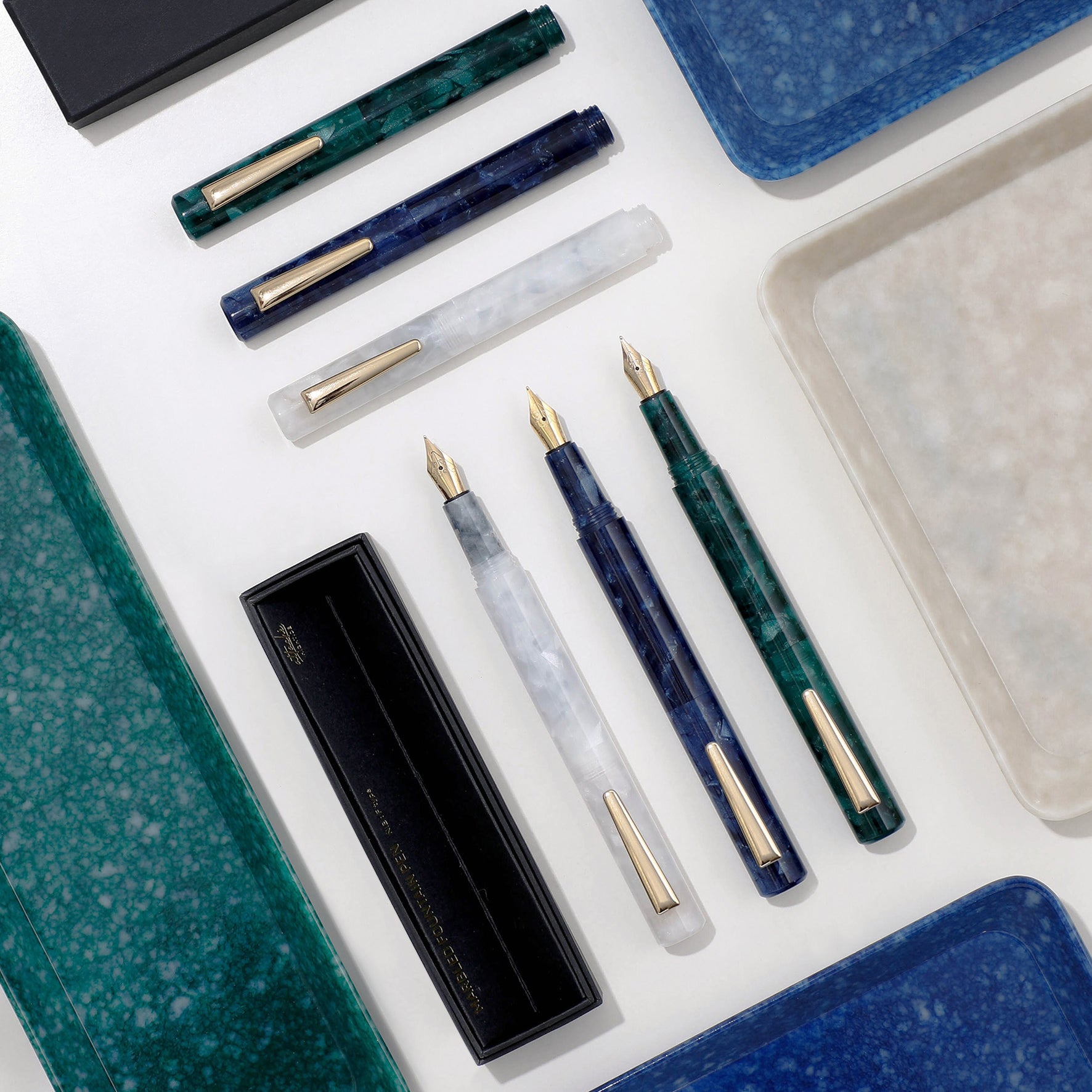 Hightide - Attaché Marbled Fountain Pen - Pen F (10.3 cm