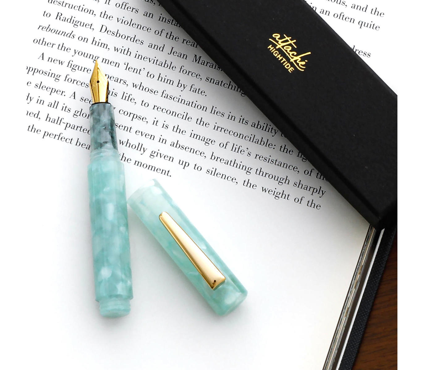 Hightide - Attaché Marbled Fountain Pen - Pen F (10.3 cm