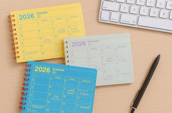 Mark’s – Calendar Notebook XS Ivory – Planificador Mensual 2026 A6 (9 x 13,5 cm)