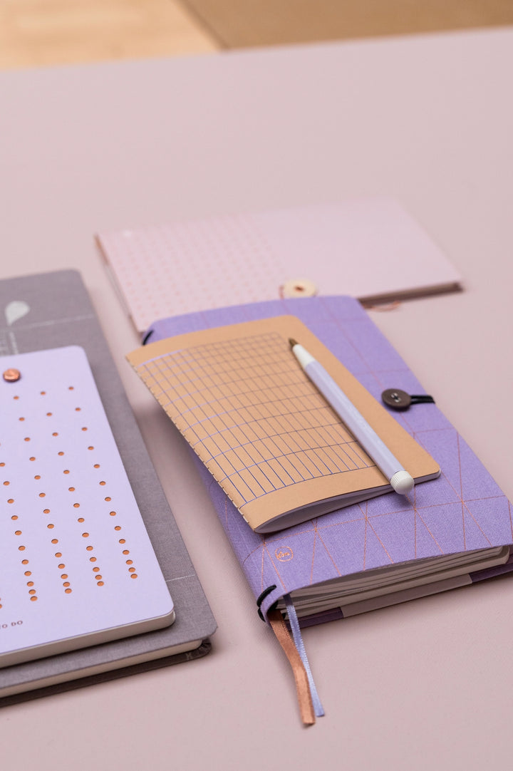 Tinne Mia button notebook