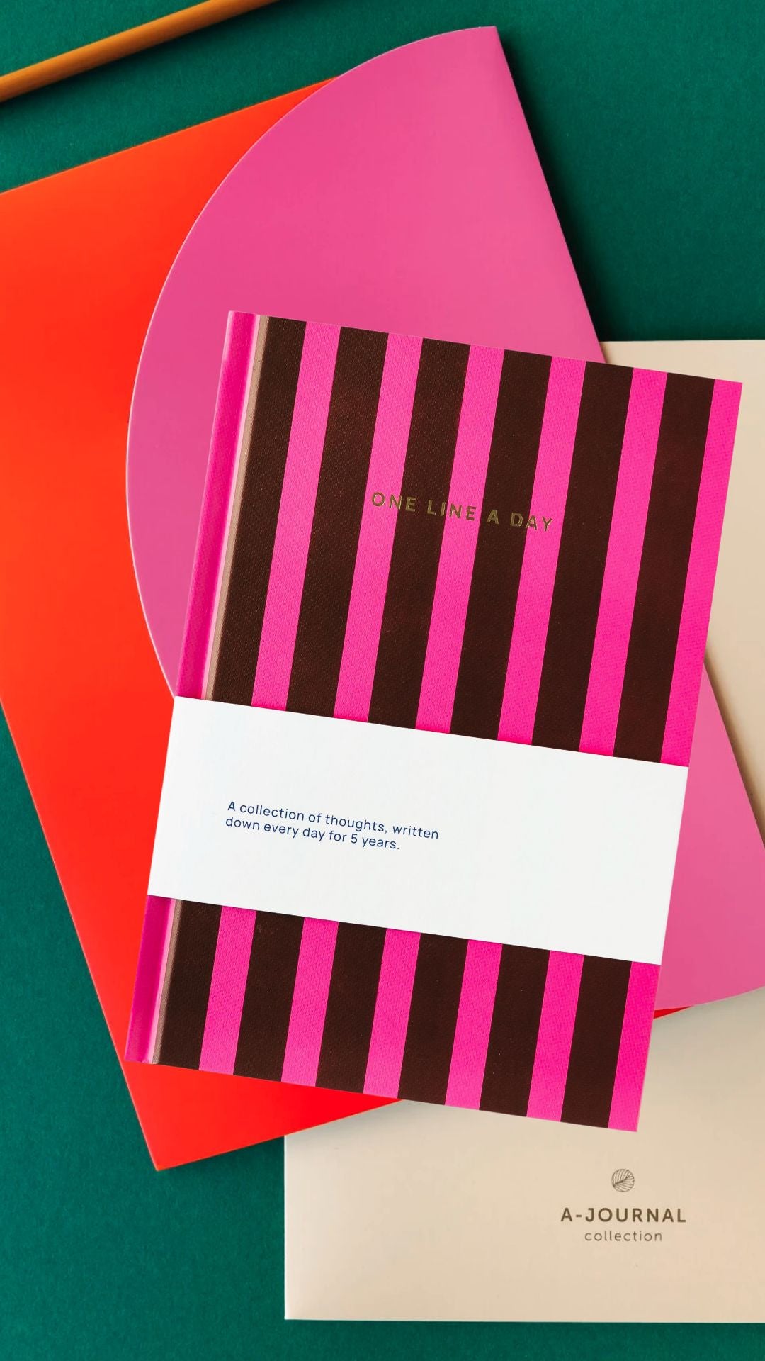 A-Journal - One Line A Day Journal Stripes - Diario de Reflexiones A5 (16 x 21,5 cm)