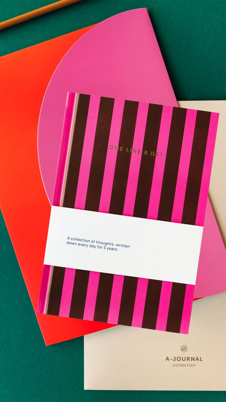 A-Journal - One Line A Day Journal Stripes - Diario de Reflexiones A5 (16 x 21,5 cm)