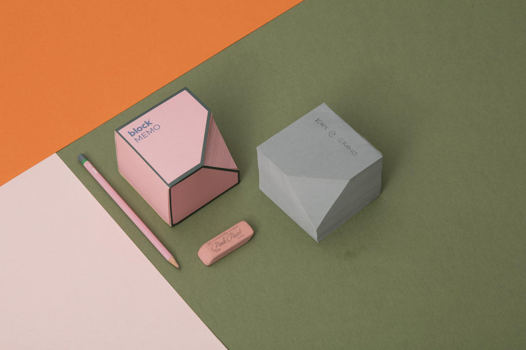 Block Design – Memo Block – Pink sticky note pad (9 x 9 cm)