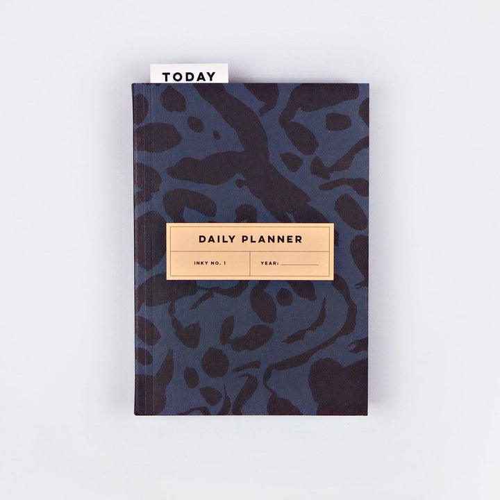 The Completist – Inky Daily Planner – Planificador Diario A5 (15 x 21cm)
